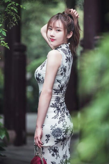 青草青青碰视频免费观看