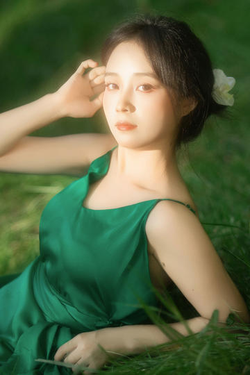 动漫女被多触手怪吸乳文