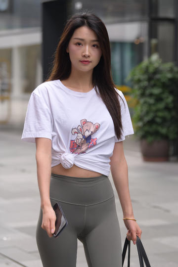亚洲青草黄视频